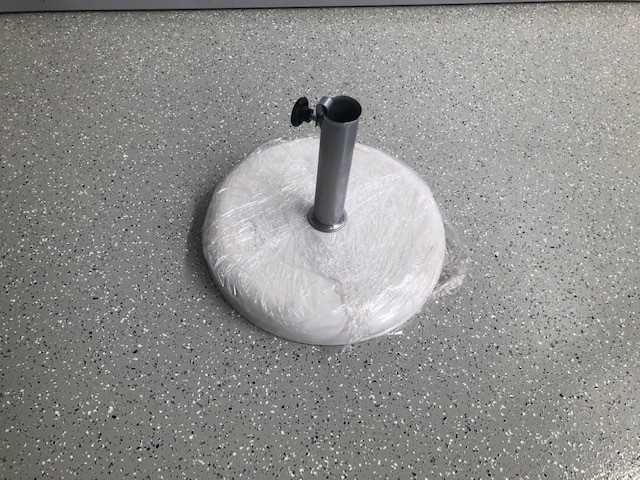 BANCOS E MESAS JARDIM/SECRETÁRIAS DIVERSAS