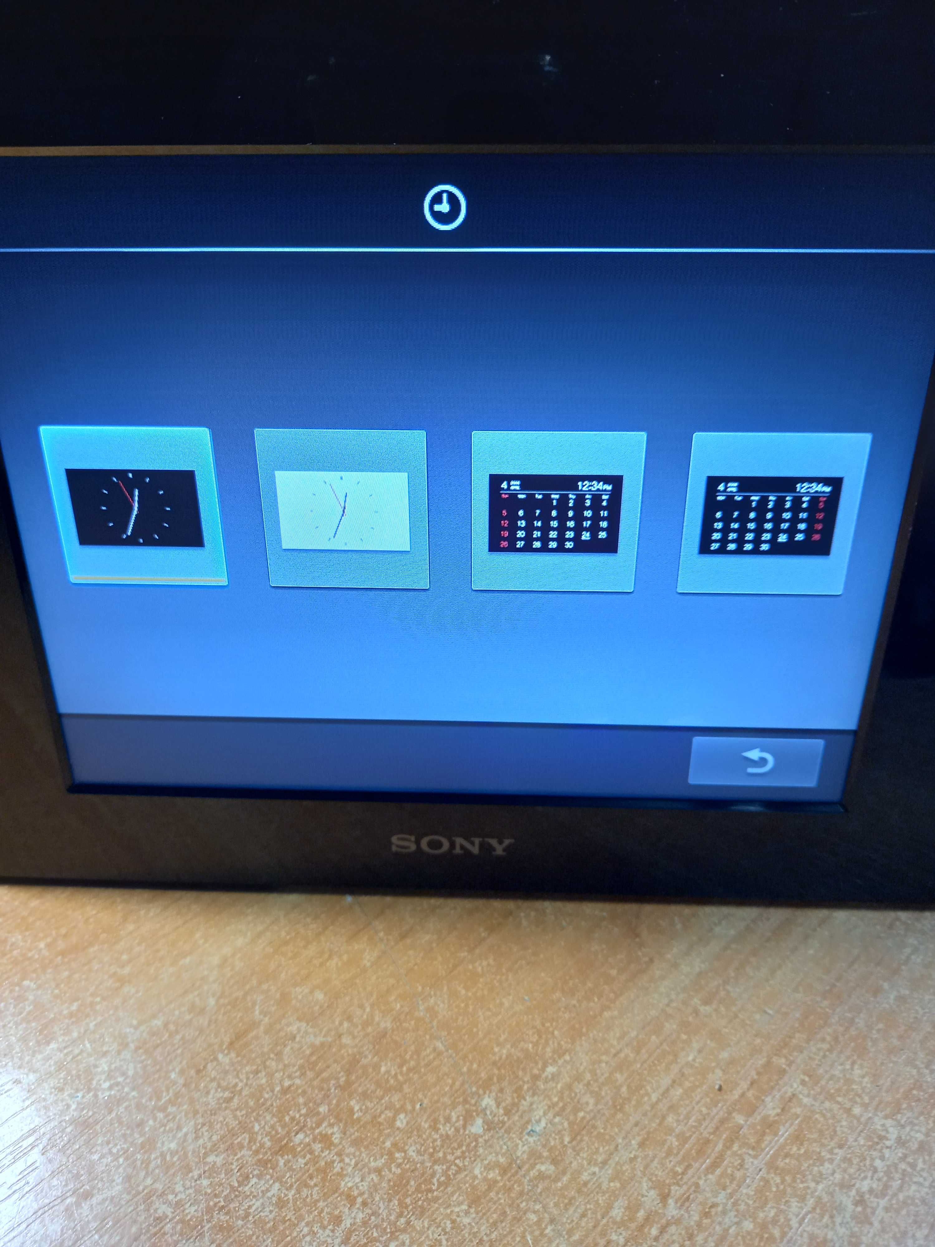 Продам цифровую фоторамку Sony DPF-C800