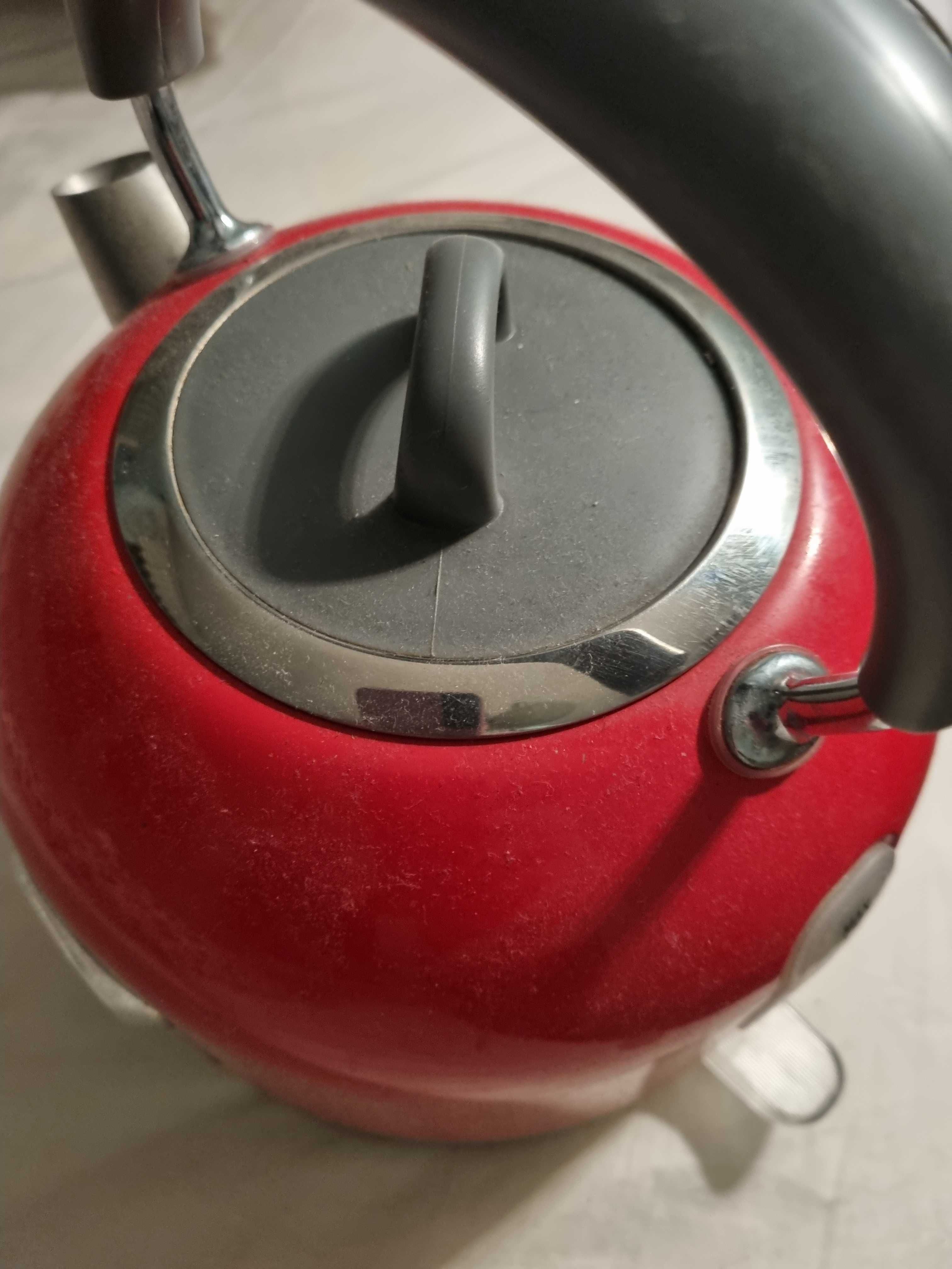 Czajnik elektryczny czerwony