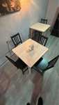 Conjunto de mesa e cadeira