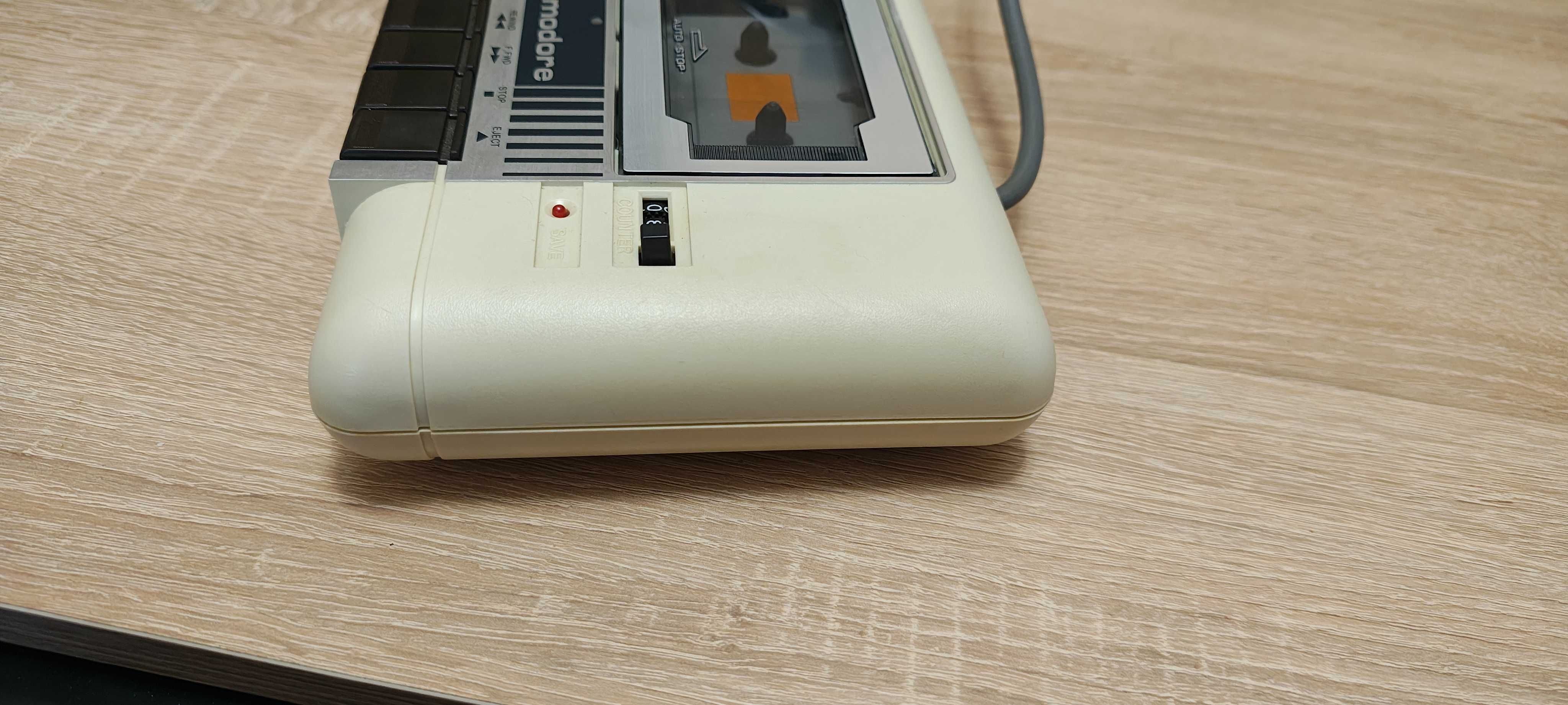 sprzedam magnetofon 1530 model C2N do Commodore C 64 stan bdb