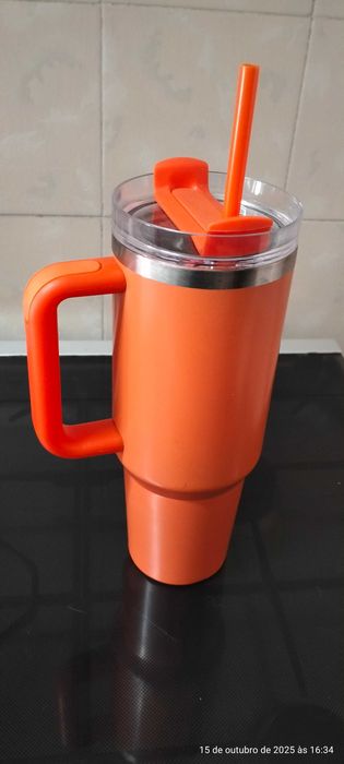Copo isotérmico com palhinha NOVO