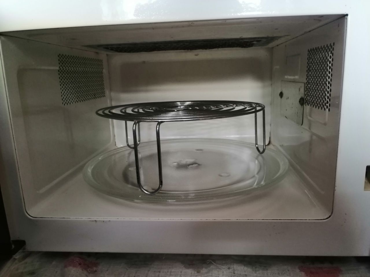 Sprzedam mikrofalówkie z grillem