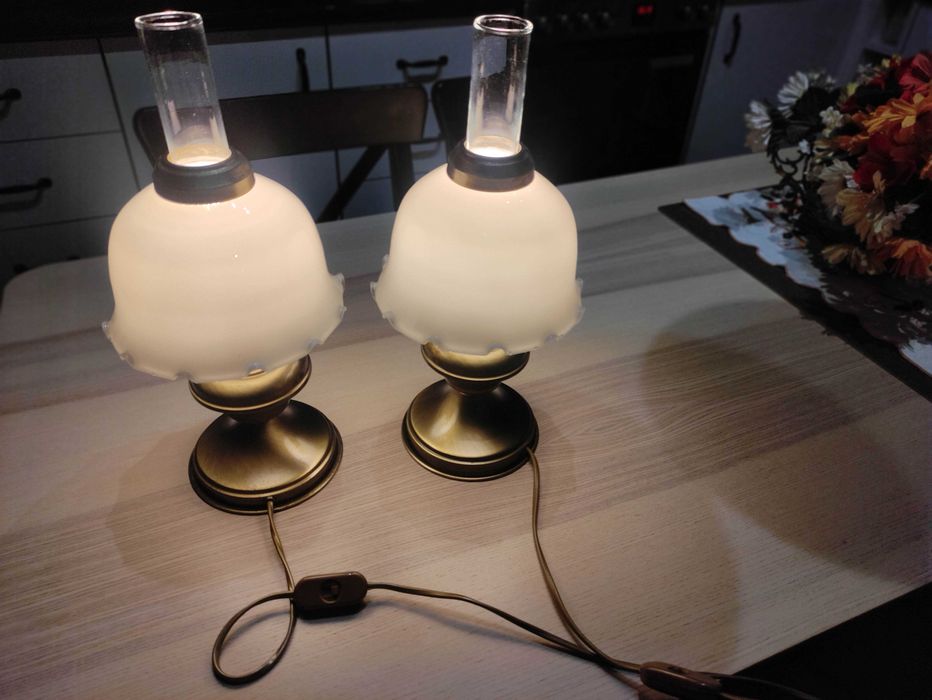 Candeeiro de teto com cinco braços + dois candeeiros mesa cabeceira