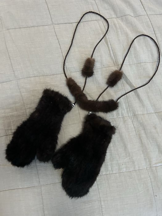 Rekawiczki na sznurku z norki nowe brąz