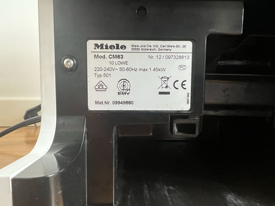 Кавова машина автоматична Miele CM 6300
