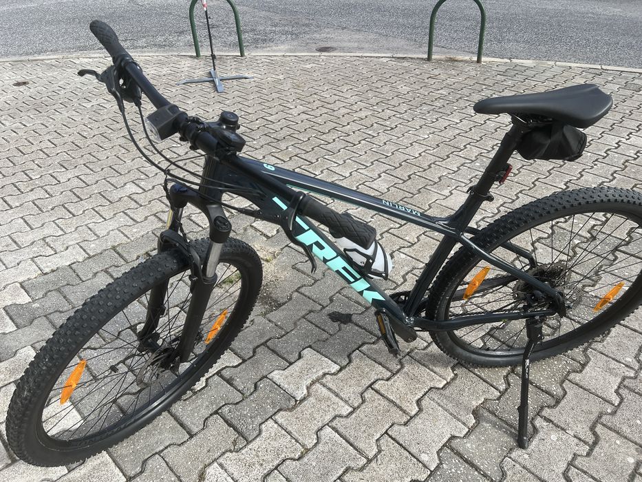 Bicicleta Trek Marlin 6 – 21v, roda 29”, Quadro L – Ótimo Estado!