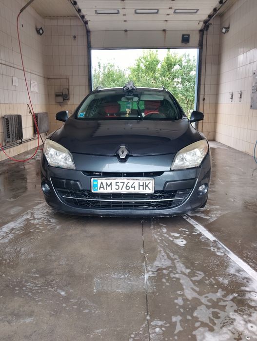 Продам renault megane 3 2010 год
