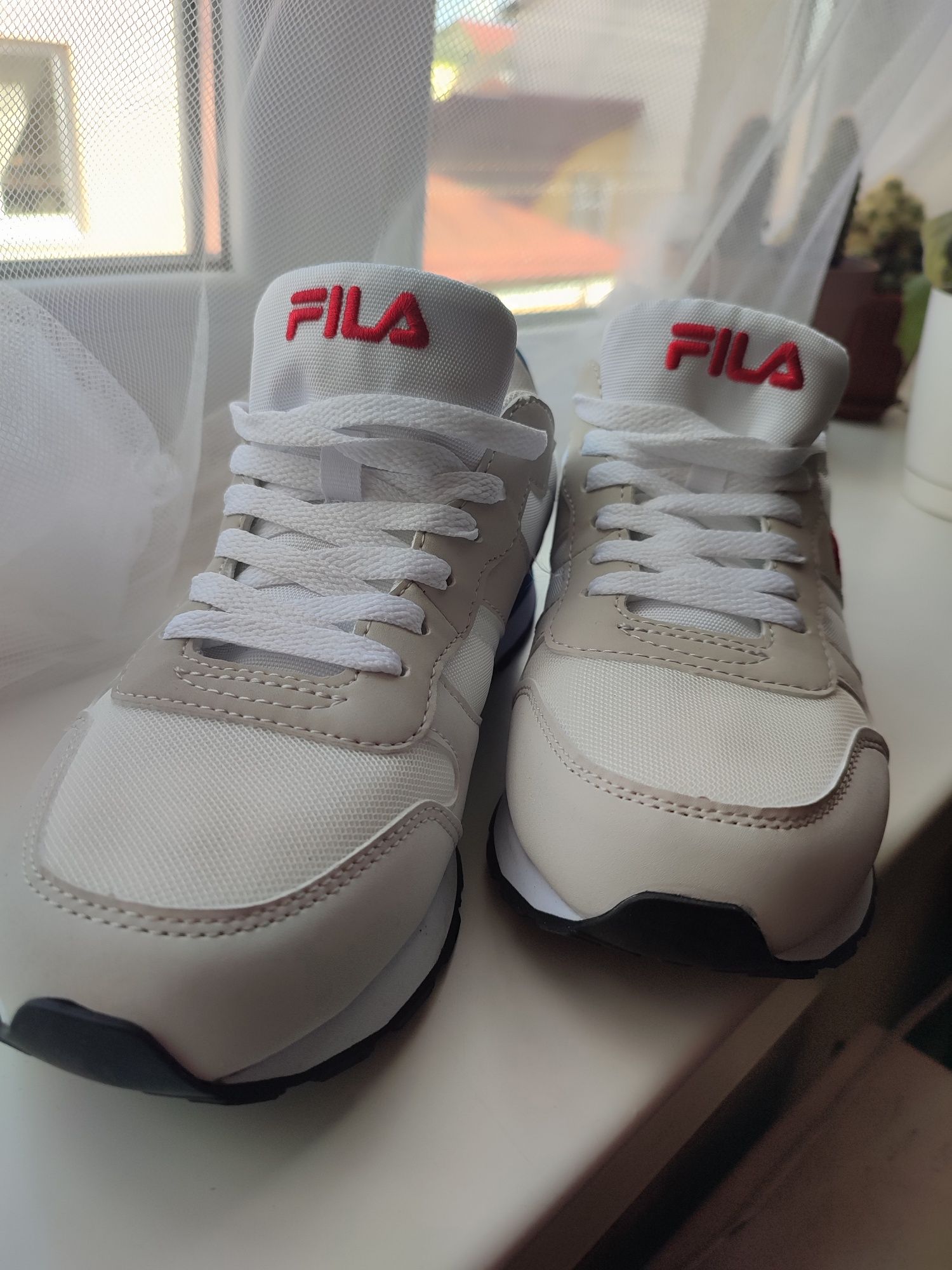 Кросівки чоловічі, білі FILA  Fila  fila