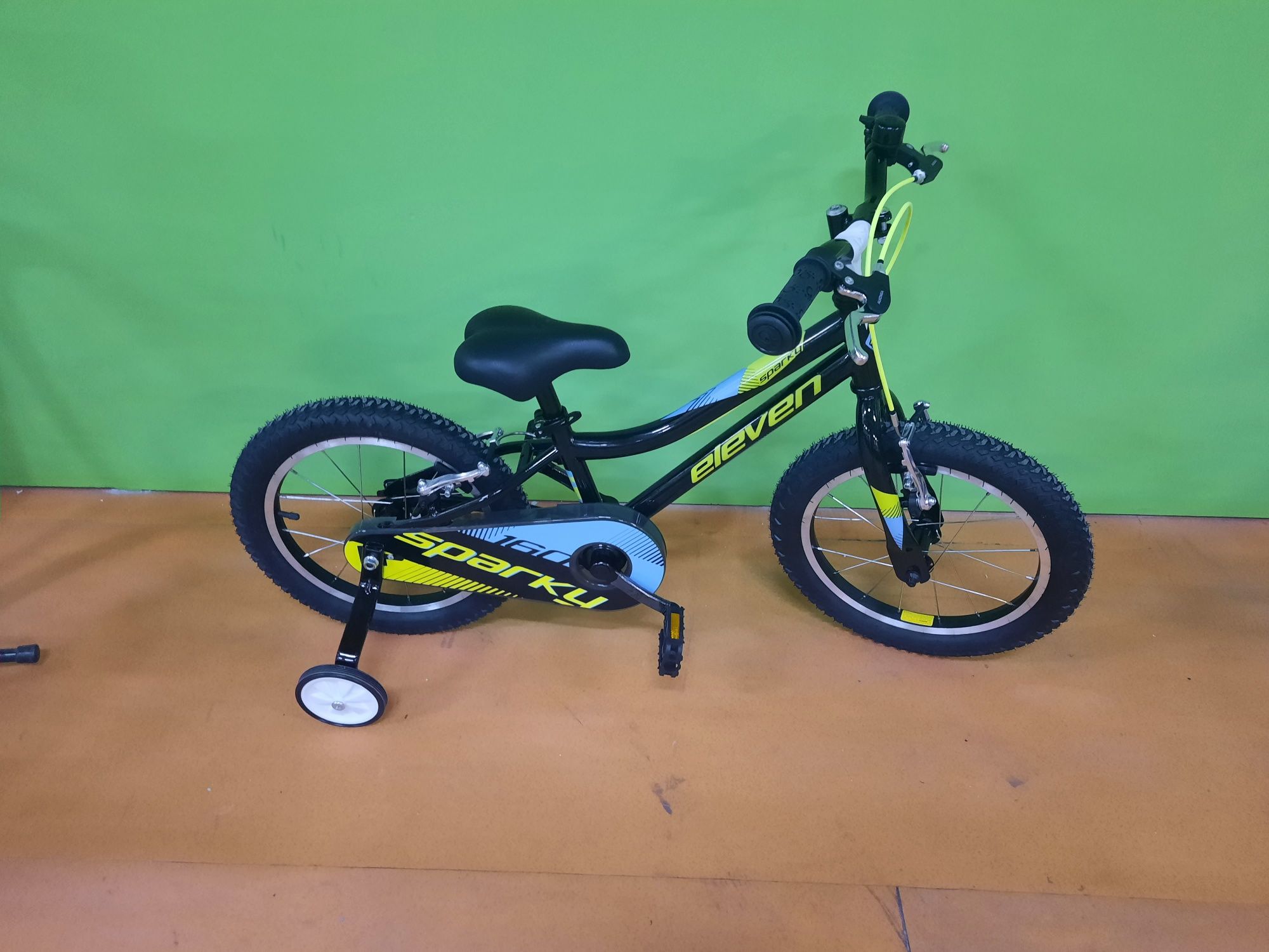 Bicicleta de crianca  roda 16 nova