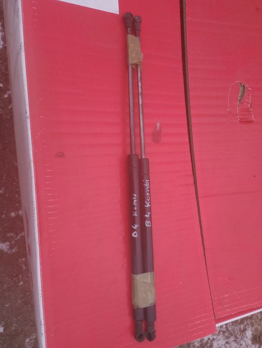 VW Passat B4 kombi siłowniki teleskopy tylnej klapy bagażnika