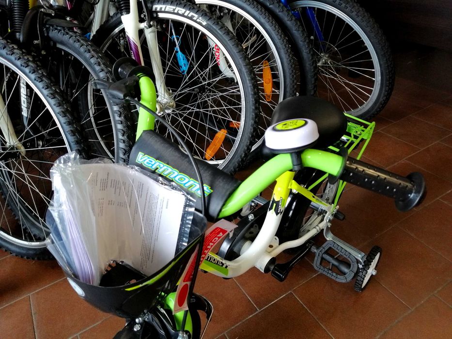 PIĘKNY VERMONT RACE BOYS Dziecięcy Koła 12" Koszyk Kółka boczne