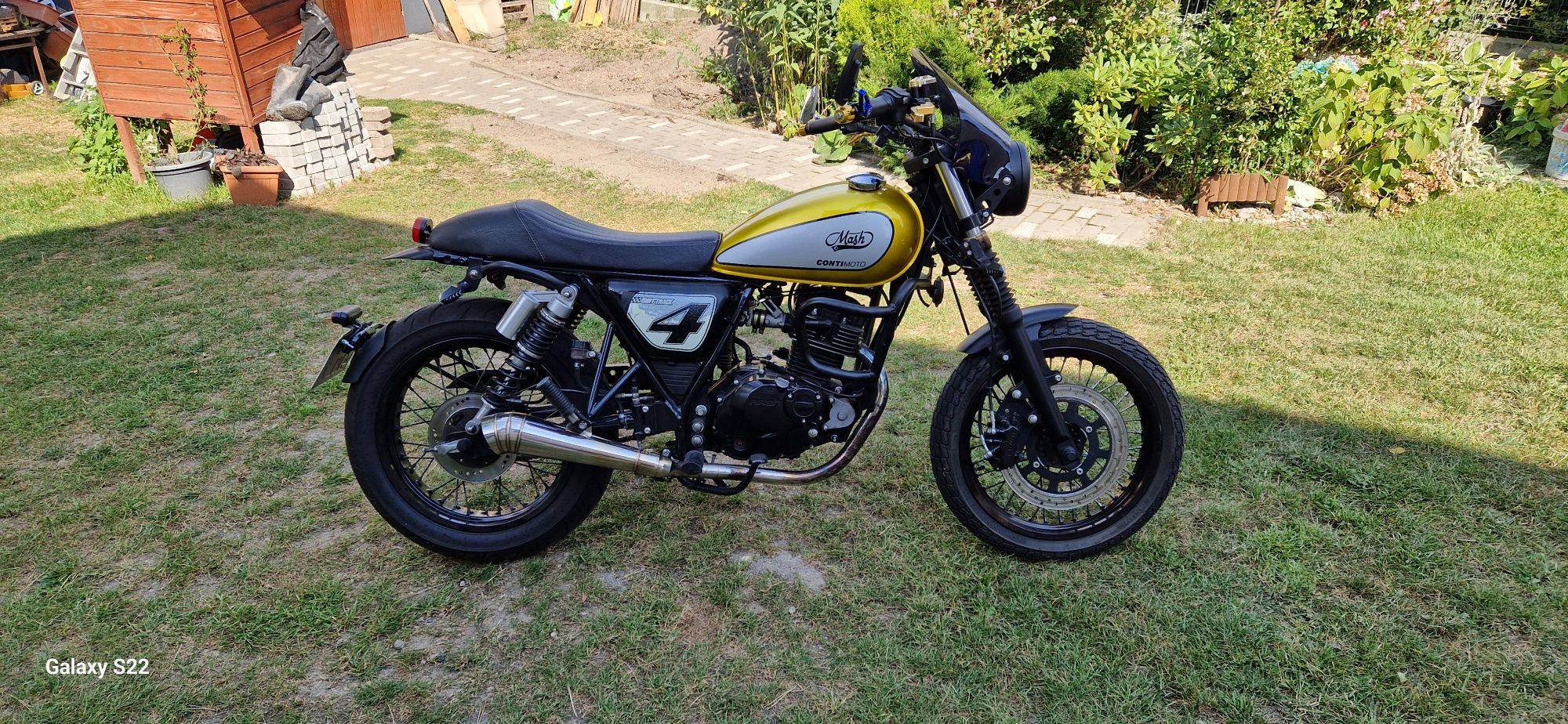 Mash Dirt Track 125 Cafe Racer