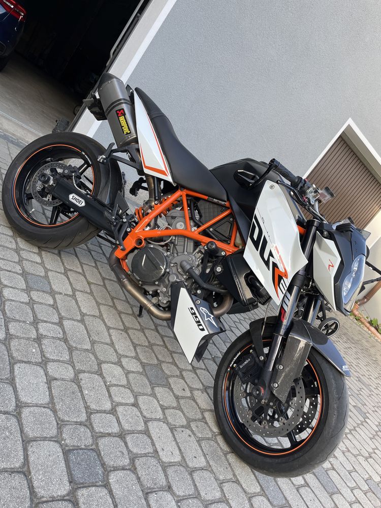 Ktm superduke 990R  LC8 2012