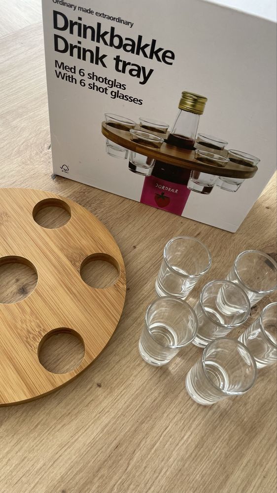 Gadzet imprezowy Alkozabawka stojak ma kieliszki i 6 kieliszków