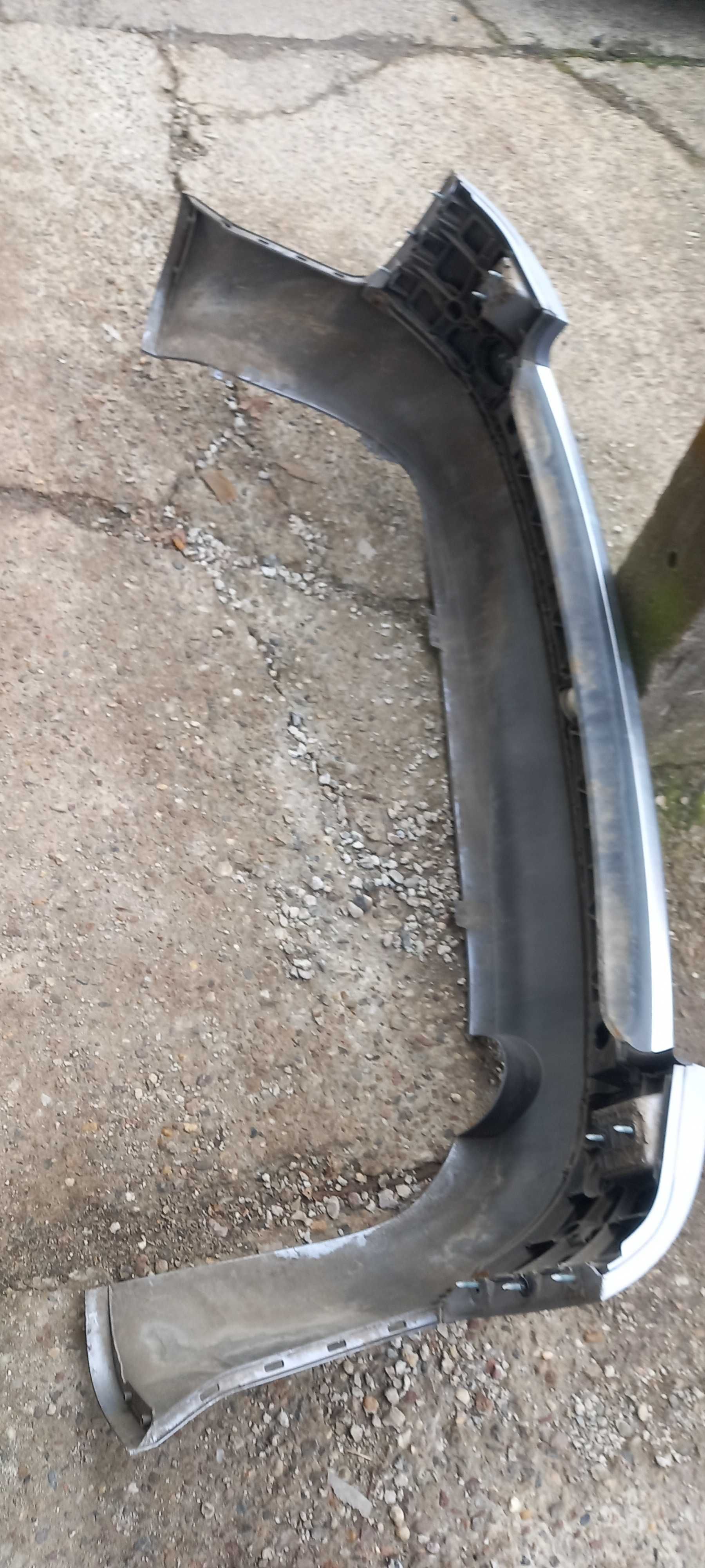 Zderzak tył Audi A4 B6 Kombi LY7H