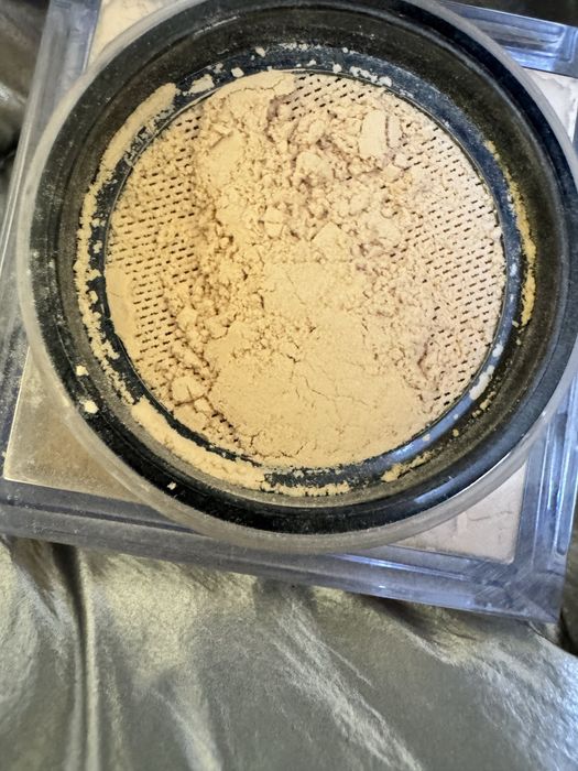 Puder HUDABEAUTY easy bake banana  BREAD