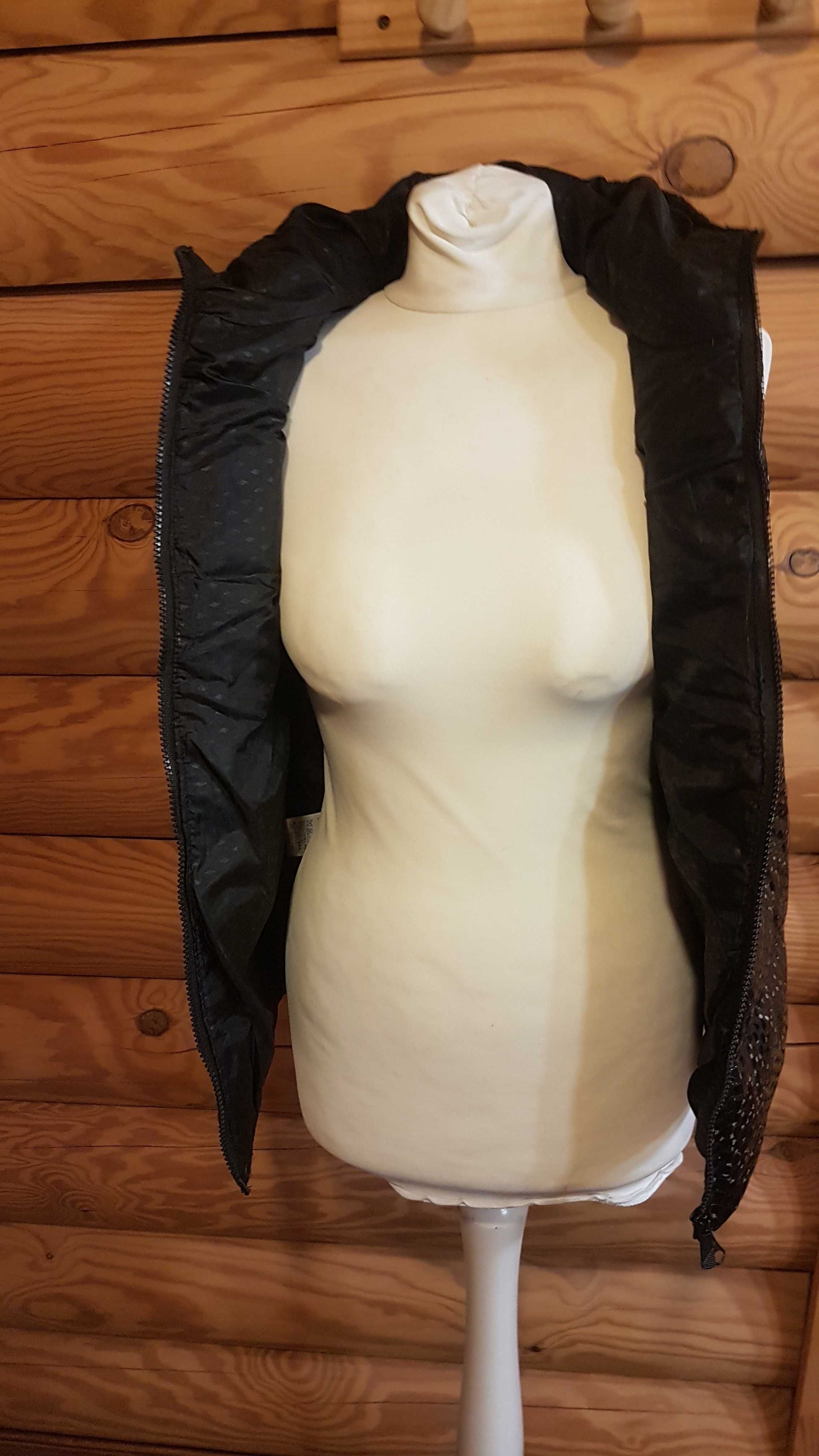 Женская жилетка на натуральном пуху DKNY