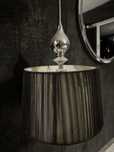 Czarna lampa w stylu glamour