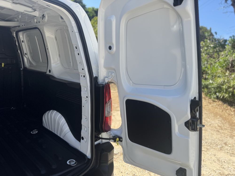 Opel Combo 1.5 HDI  caixa 6 Veloc. 2022 C/ IVA INCLUÍDO NO PREÇO