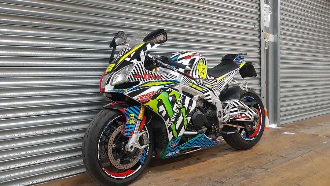 Aprilia rsv4 rr 2015