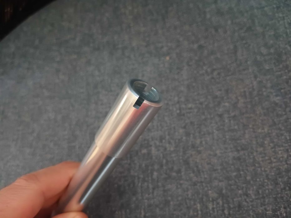 Oś 20mm Marzocchi Shiver / Monster mk2