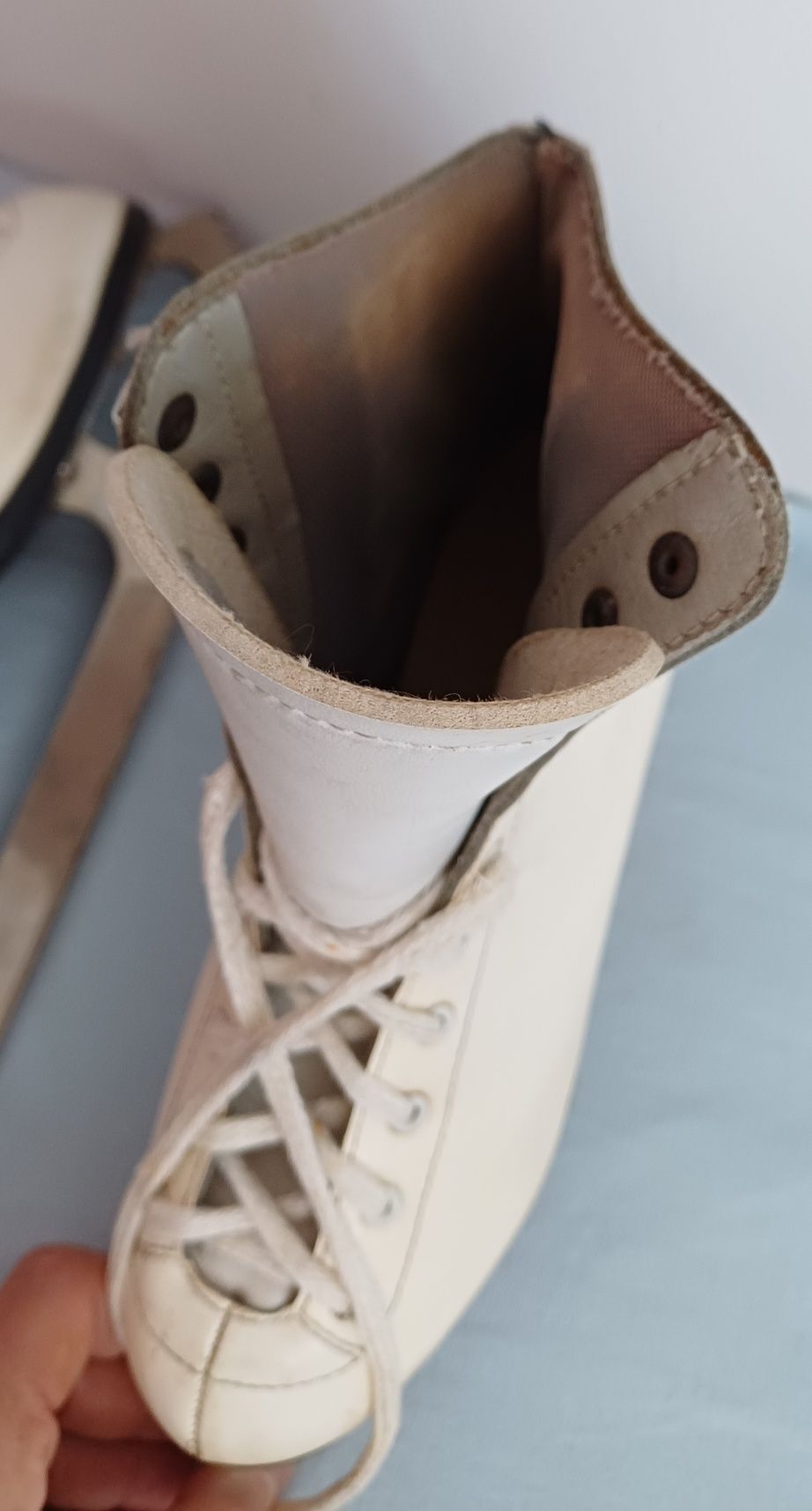 Białe łyżwy figurowe dziewczęce r. 33 skórzane