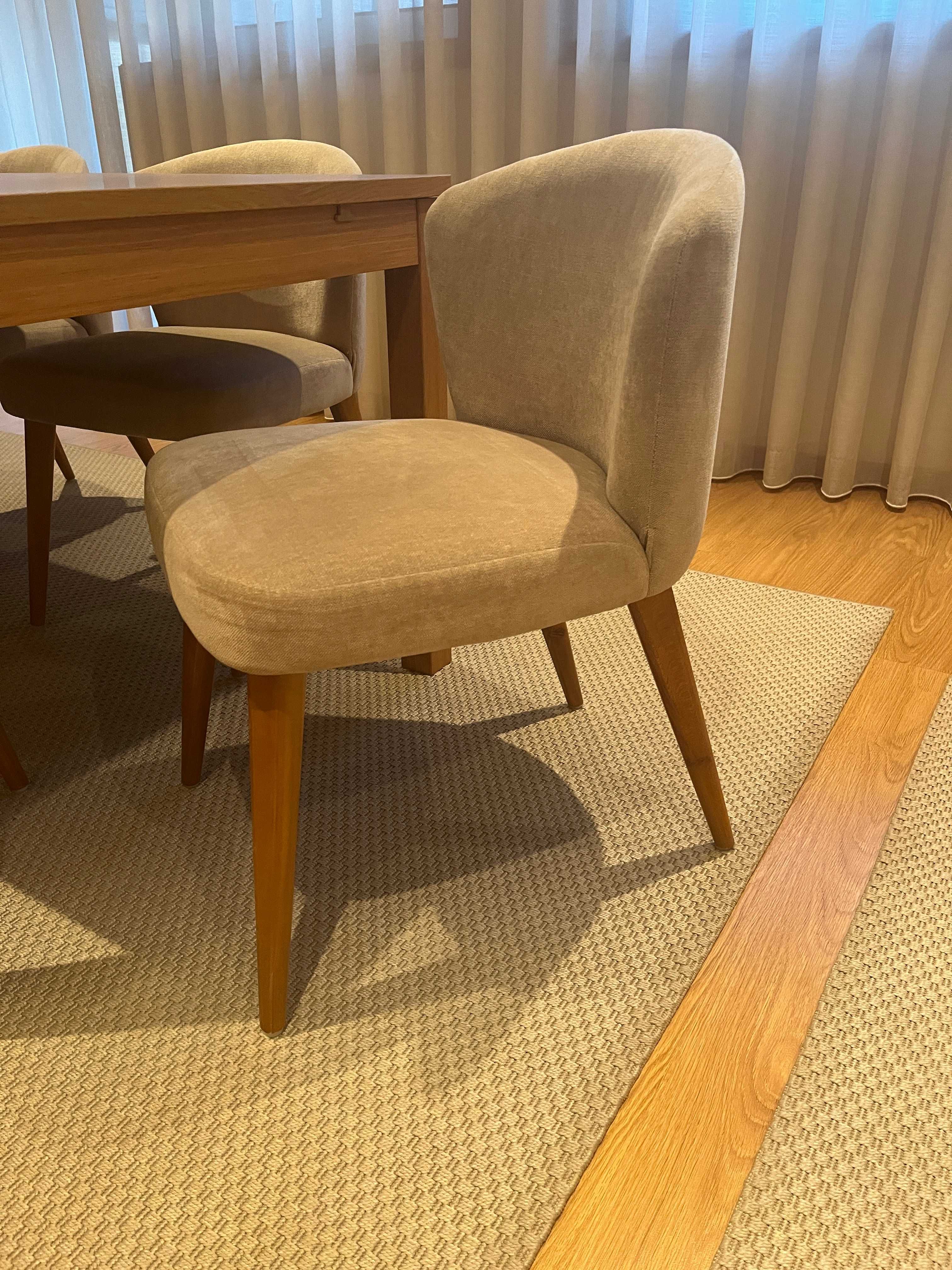 Mesa IKEA BJURSTA e 6 cadeiras