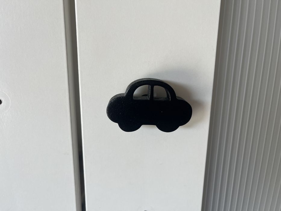 Drewniane uchwyty/gałki do mebli dziecięcych - samochody 7 sztuk