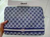 Etui sleeve na tablet laptop 14" cali aktówka mieści A4 DKNY niebieski