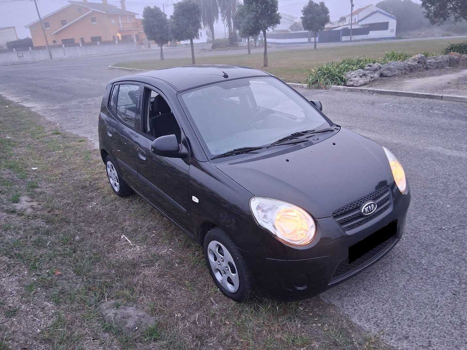 Kia Picanto 1.0 gasolina com 135 mil quilómetros