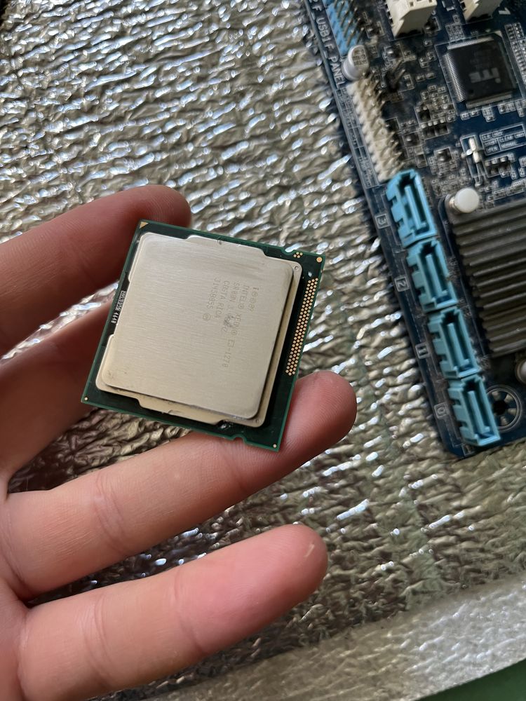 процесор на пк Intel(R) Xeon(R) CPU E31270 3.40GHz