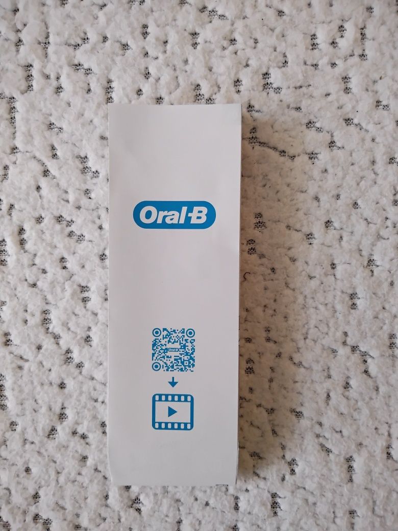 Электрическая зубная щётка Oral -B