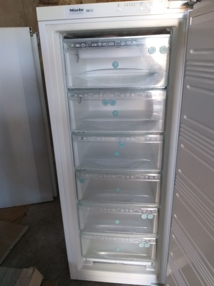 Холодильник и Морозильная камера "Miele" Германия КОМПЛЕКТ!