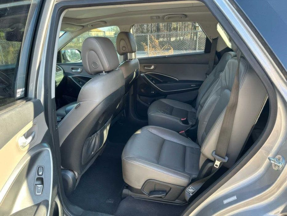 Hyundai Santa Fe Limited      2016
