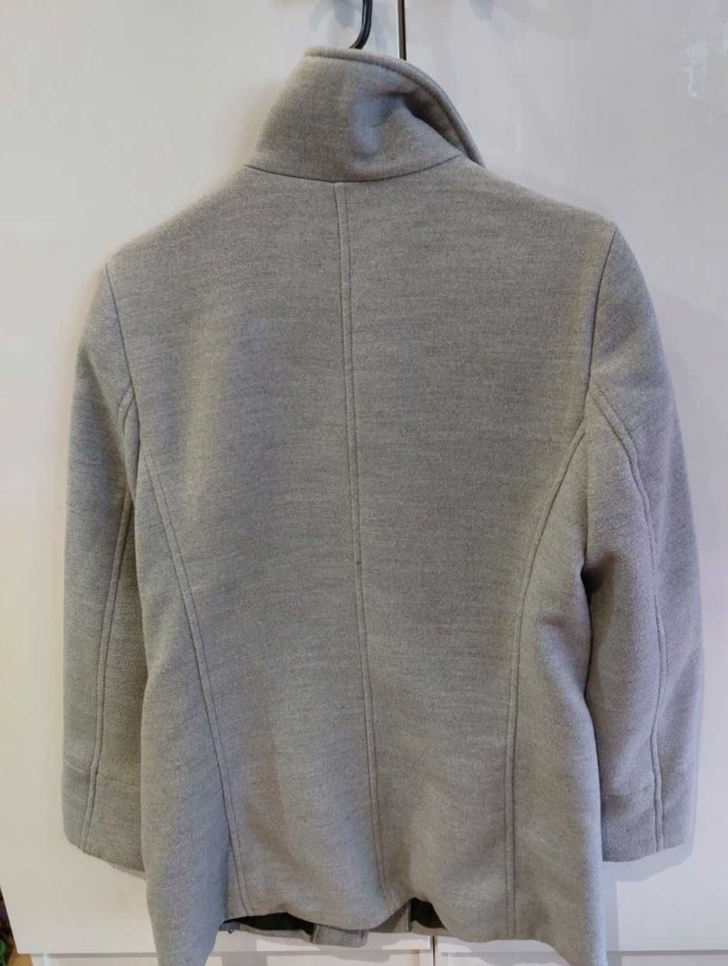 Płaszcz firmy Bershka rozm. M