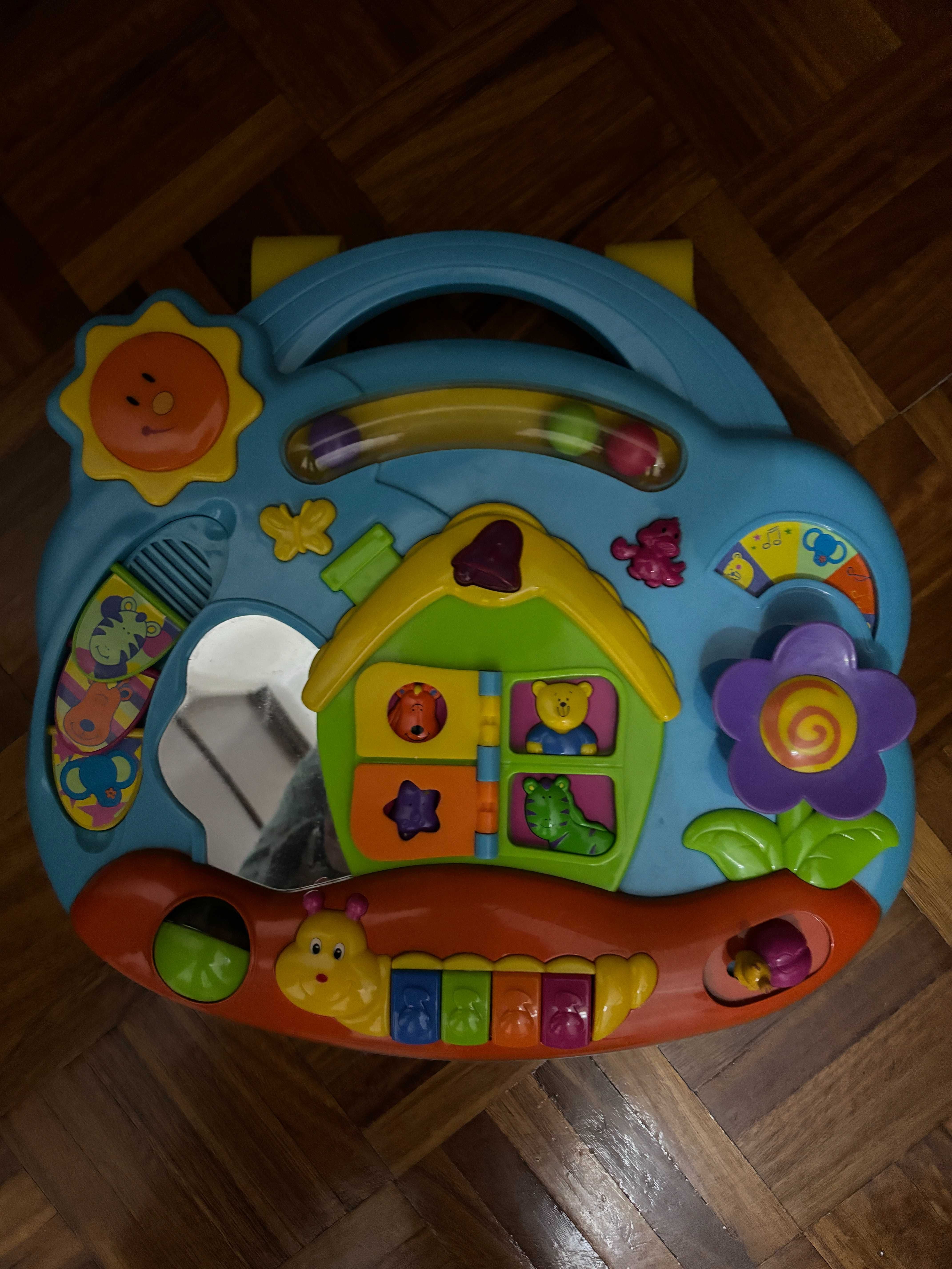 Jogo de sons para bebé