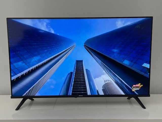 Smart TV Hisense com Movel incluido