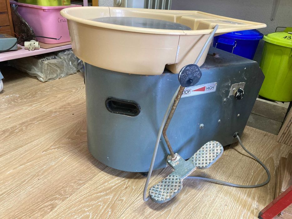 Roda de Oleiro Shimpo em bom estado