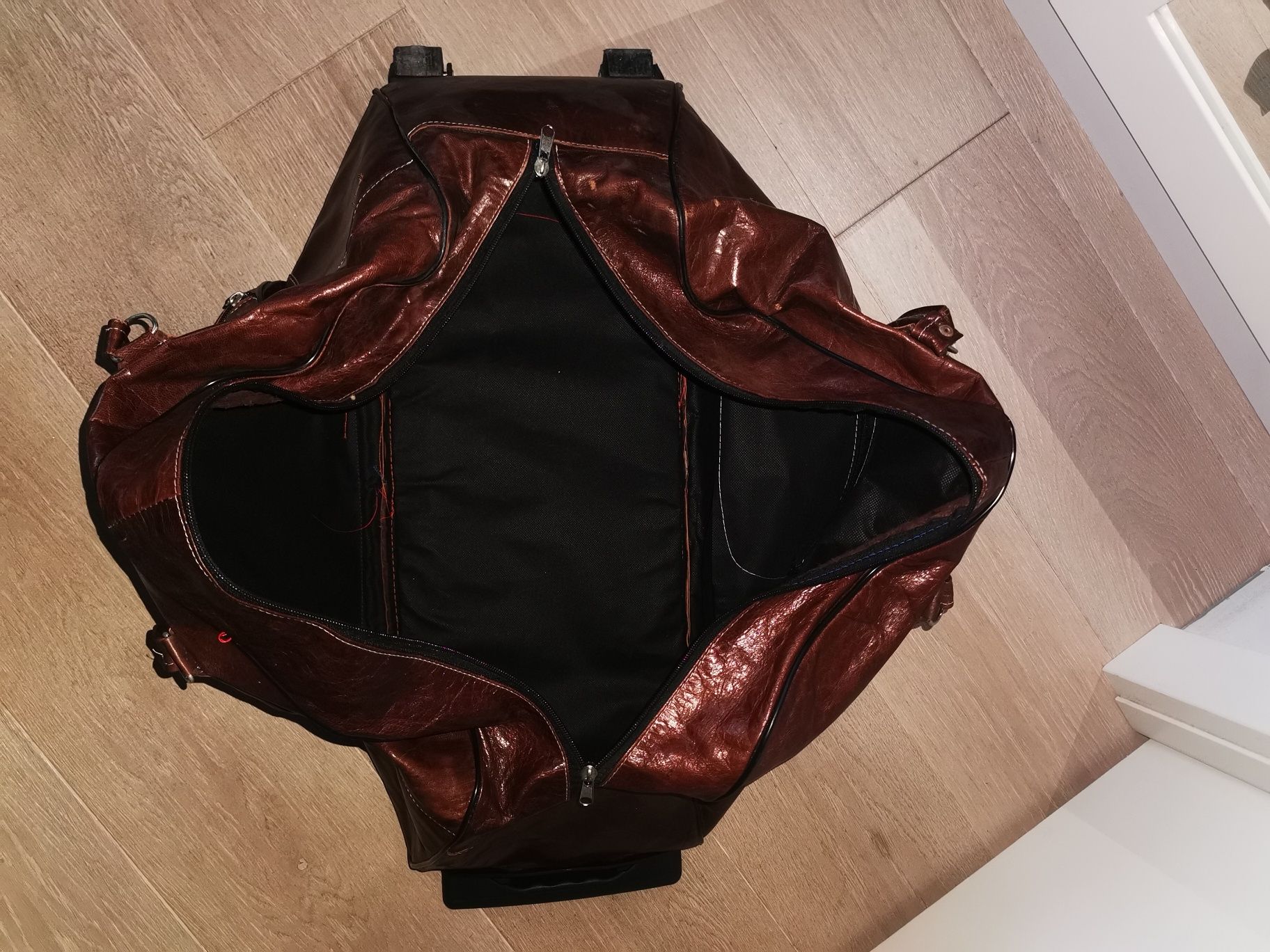 Duża Torba na kółkach walizka brązowa skóra 70x 35 x 30 cm