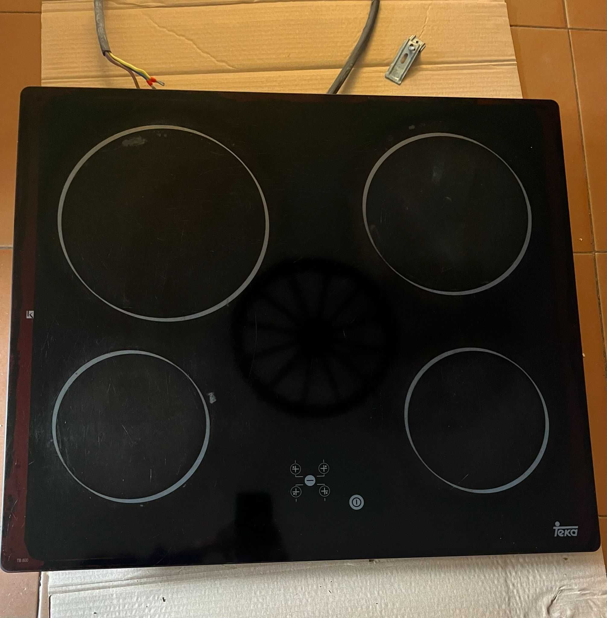 Placa vitrocerâmica Teka