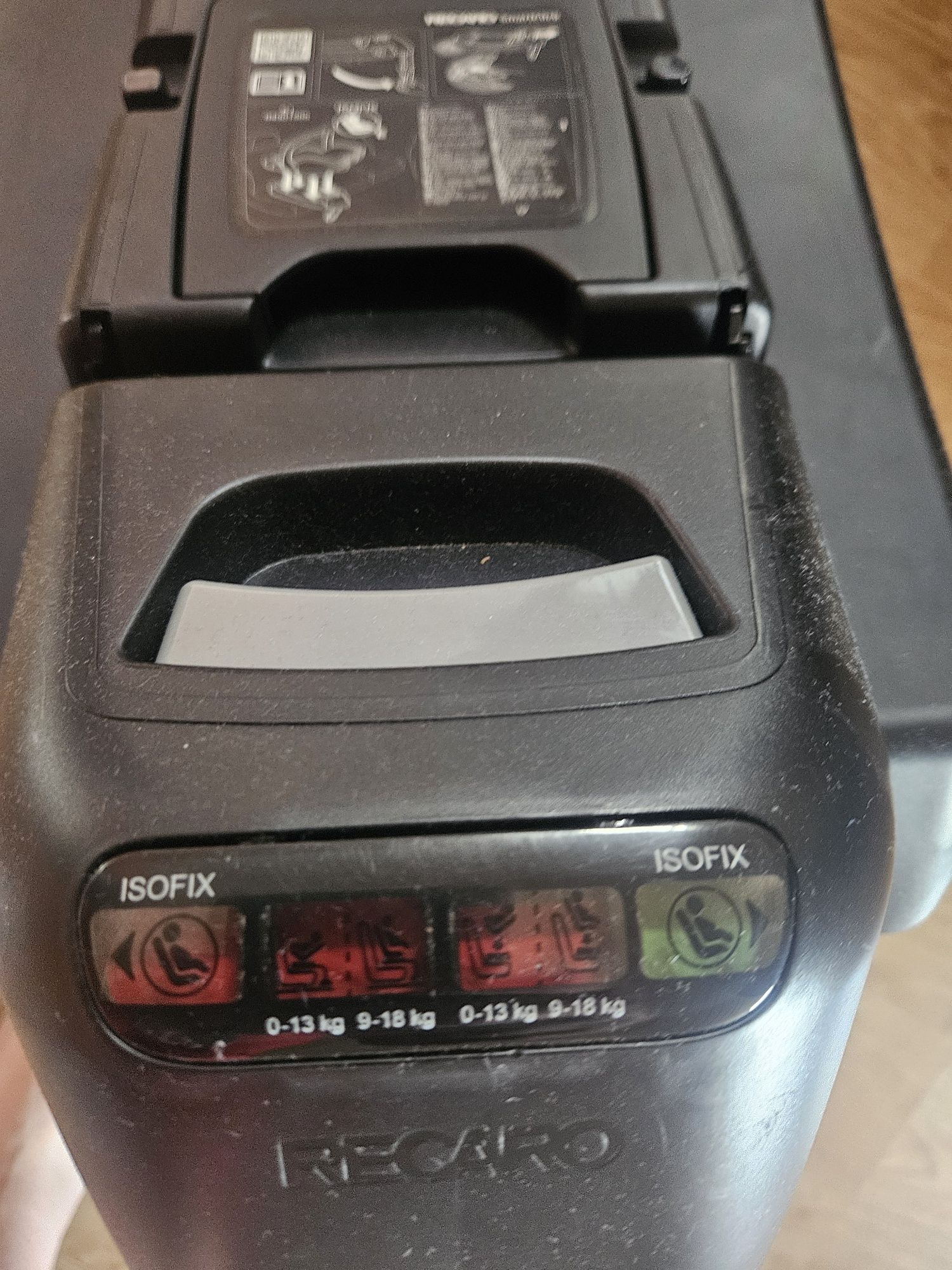 Sprzedam fotelik samochodowy z bazą isofix firmy  recaro