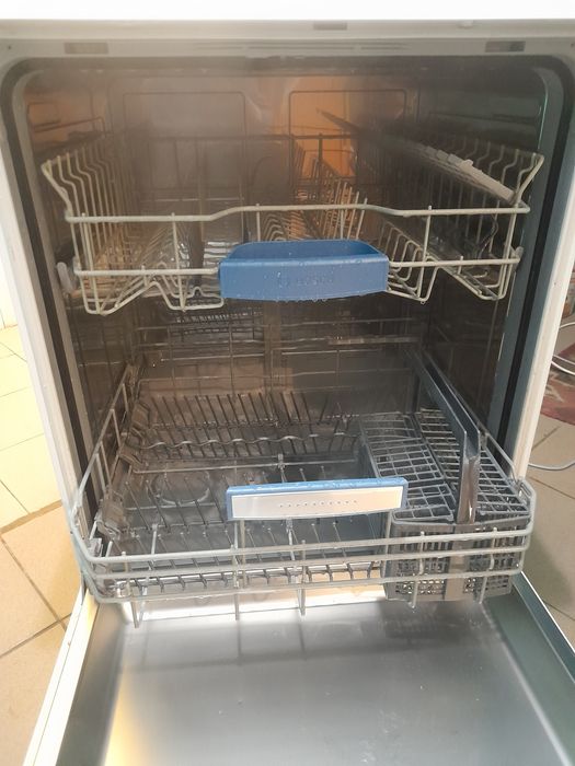 Посудомийна машинка  *Bosch- SMS50D32EU* 60×60см.