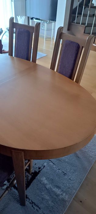 Dębowe stołki 4 szt. w jasnym kolorze