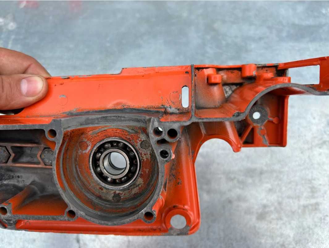 HUSQVARNA 154, 251, 254, 257 XP karter obudowa blok