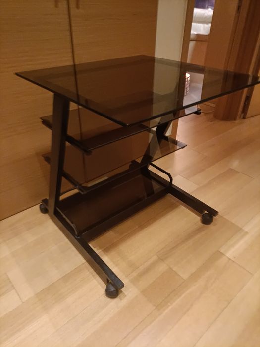 Mesa para várias impressoras em  metal e vidro fumado