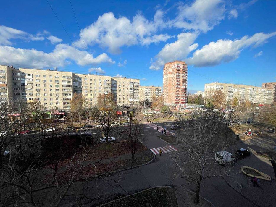 Велика квартира, 4 кімнати - 82м2 у центрі Броварів, бул. Незалежності