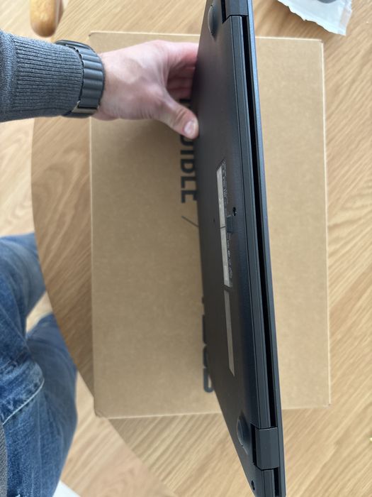 Asus Vivobook E410M FHD em excelente estado