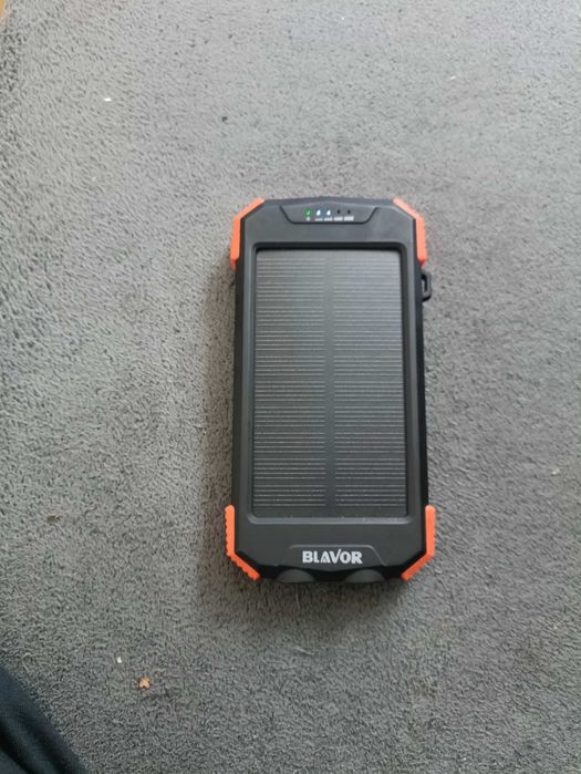 Power Bank solarny BLAVOR oświetlenie 10000mAh ładowanie indukcyjne
