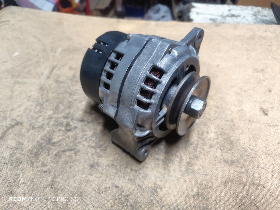 Генератор Ваз 21213,21214,2104,2107 інжектор,нива тайга. Оригінал 80А.